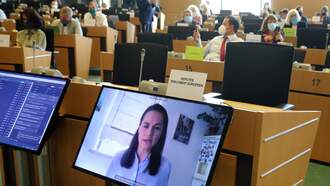 This Guy Pre-Recorded Himself In Video Meetings For A Week!