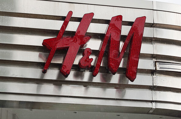 Fashion Retailer H&M To Close 250 Stores In 2021 Due To COVID-19 Pandemic