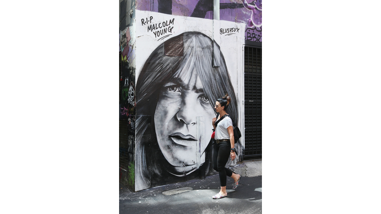 Fans Pay Tribute To Malcolm Young In ACDC Lane