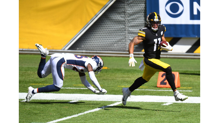 Denver Broncos v Pittsburgh Steelers