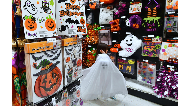 US-HOLIDAY-HALLOWEEN-RETAIL