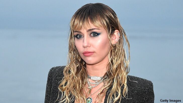 Miley Cyrus Reveals Strange UFO Sighting