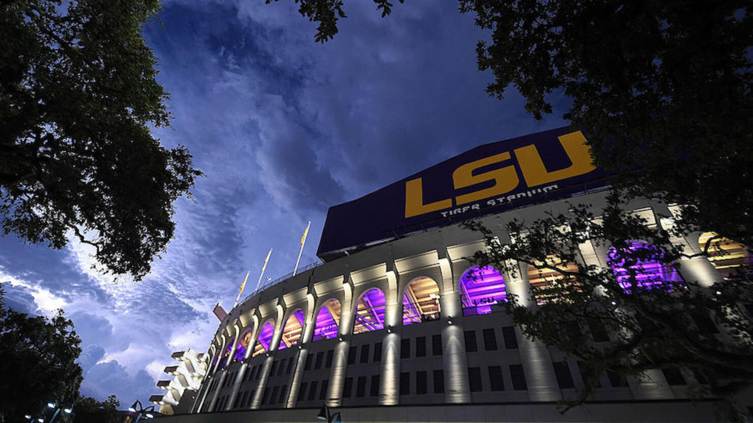 McNeese State v LSU