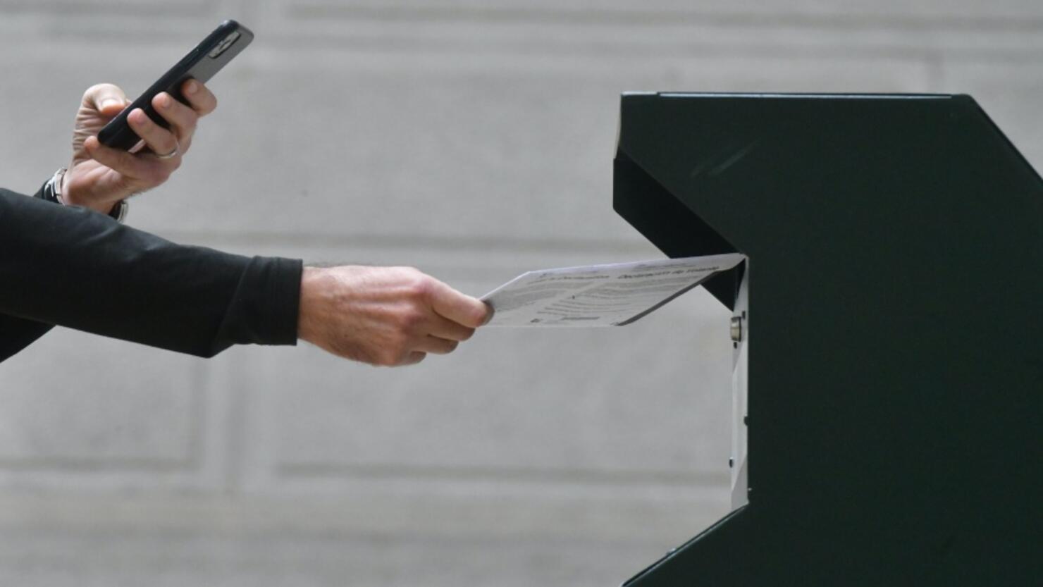 Voters Head To The Polls On Last Day Of Early Voting In Key Battle Ground State Of Pennsylvania