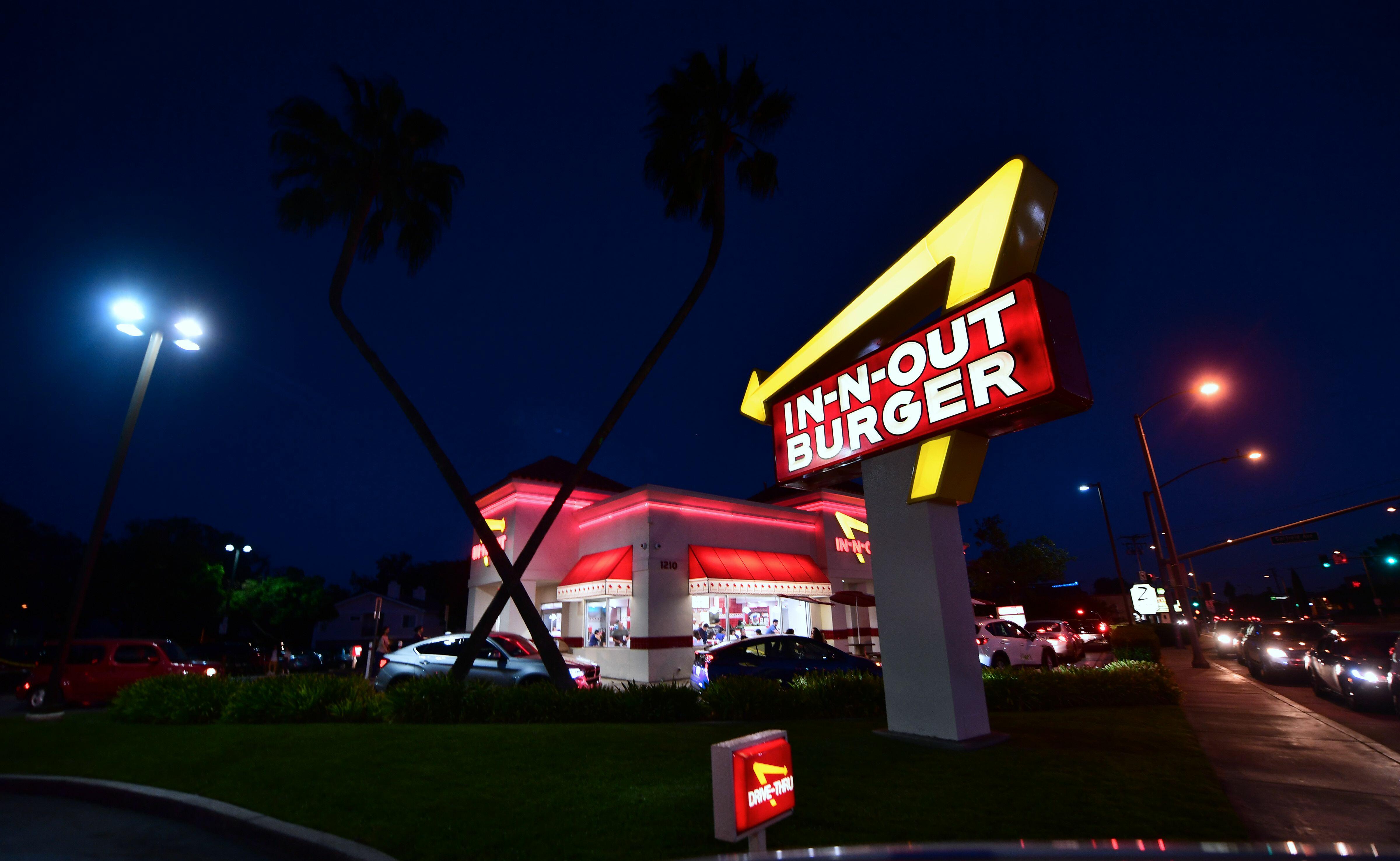 Ban out. In n out. In n out в России. 777 In n out Burger LAX. In n out Double Double.