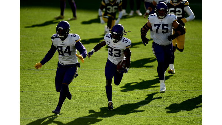 Minnesota Vikings v Green Bay Packers