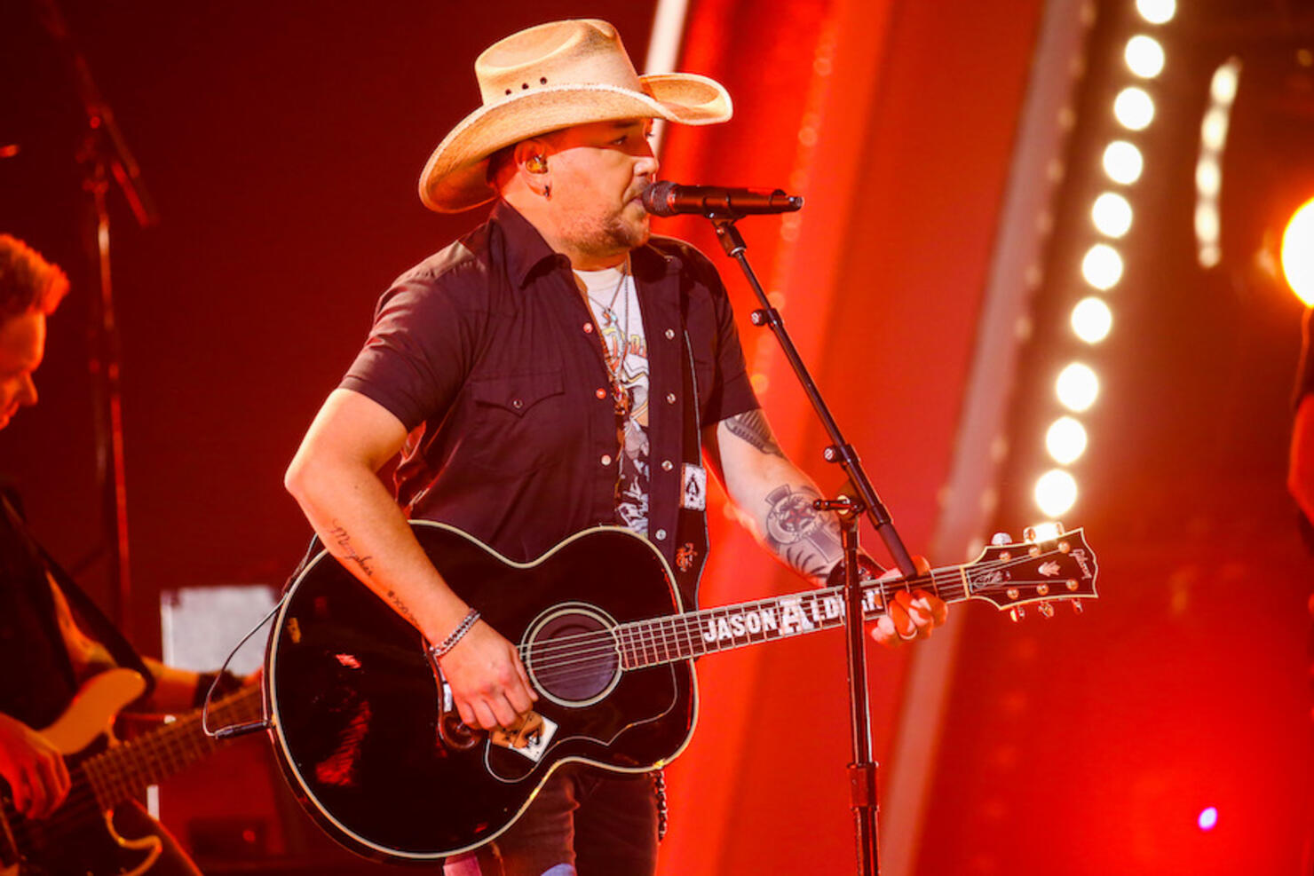 Jason Aldean & More Kick Off CMA Awards With Charlie Daniels Tribute
