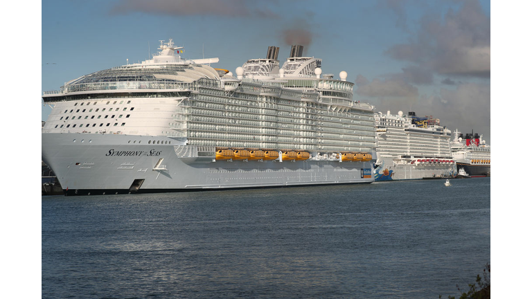 World's Largest Cruise Ship Drops Off Passengers And Crew In Miami