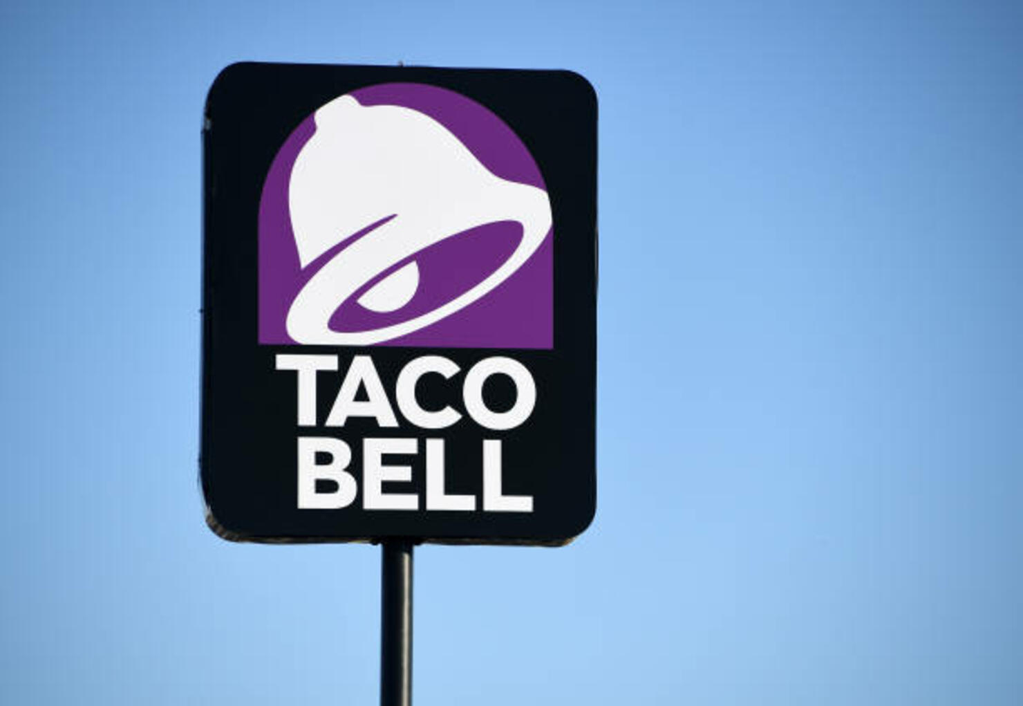 Man Pays Sacramento Taco Bell Employees 100 Each iHeart