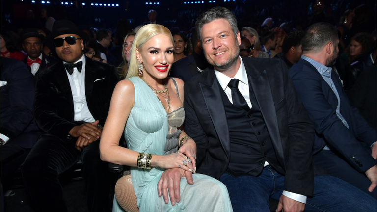 Blake Shelton Shouts Out 'New Fiancee' Gwen Stefani in PCA Speech