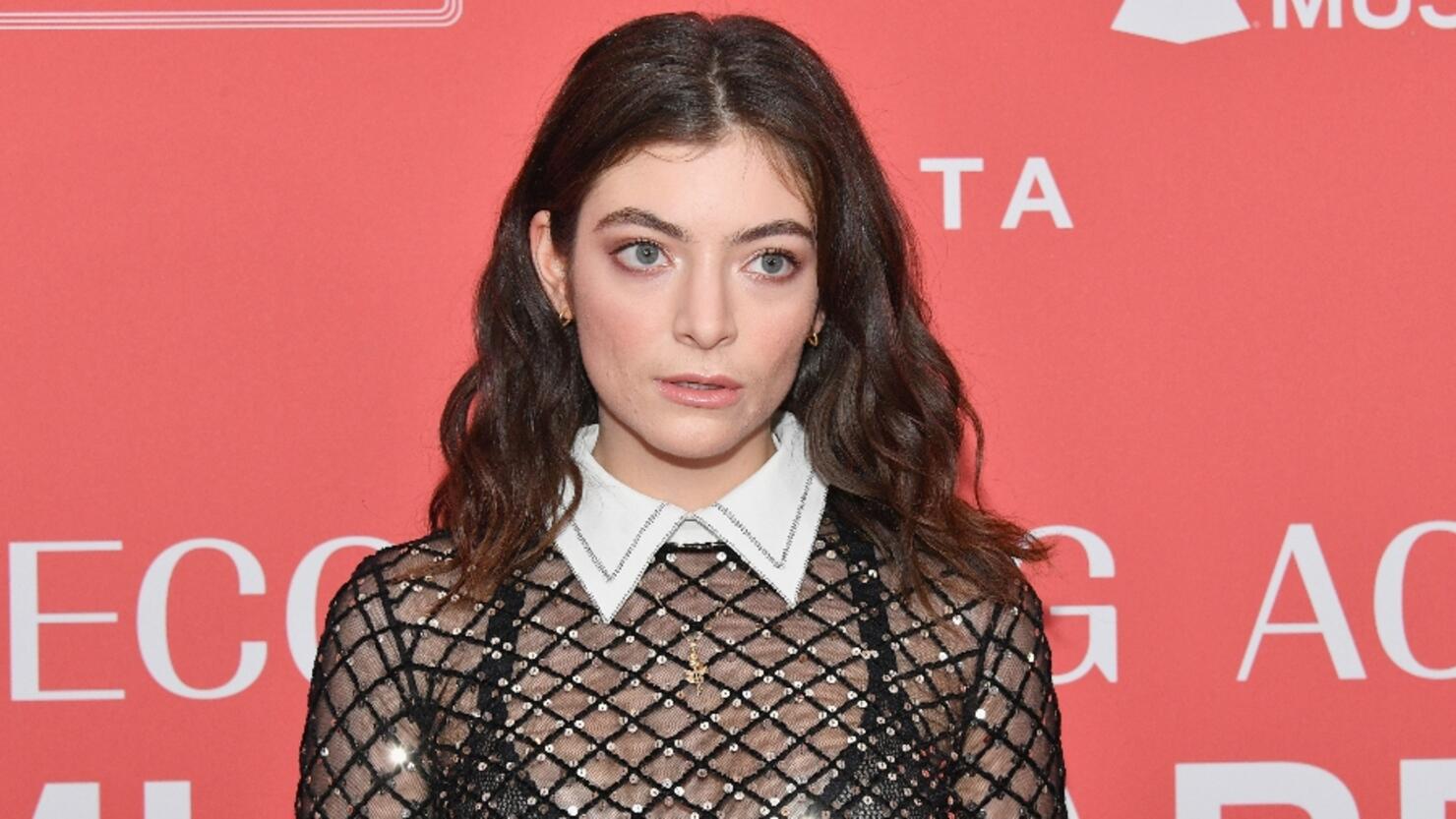 Lorde Fans Convinced Rumored Song Solar Power Is Coming Soon Iheartradio
