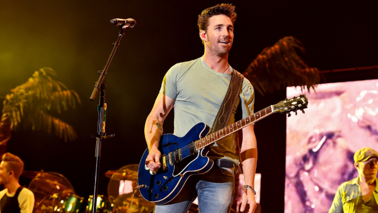 Jake Owen Shares Epic Throwback Photo With His Twin Brother