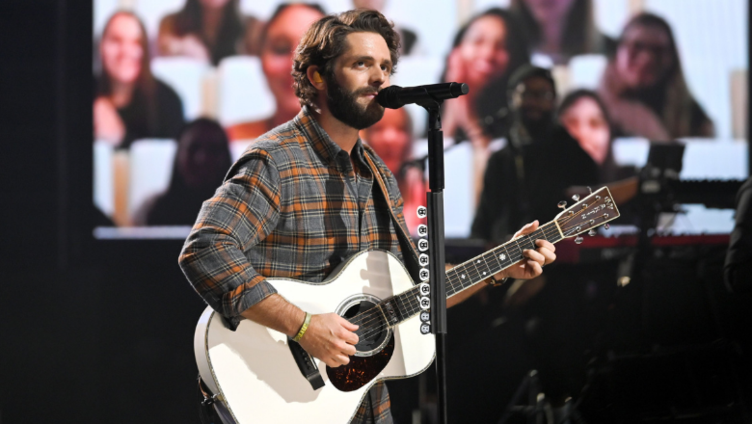 Thomas Rhett Performs Original Holiday Track During 'CMA Country Christmas'