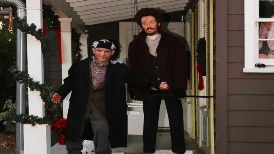 Texas Couple Amazingly Recreates Life-Size 'Home Alone' With 3D Printer ...