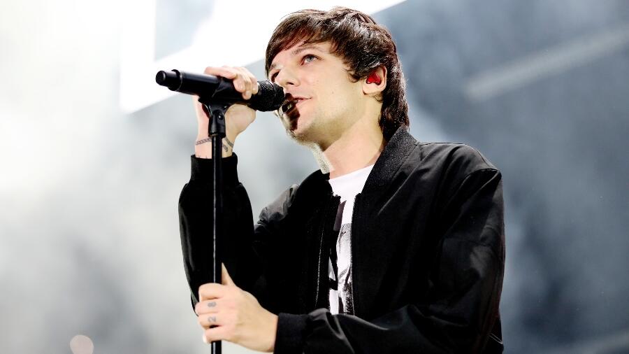 Louis Tomlinson Kicks Off Solo World Tour, Debuts 4 New Songs