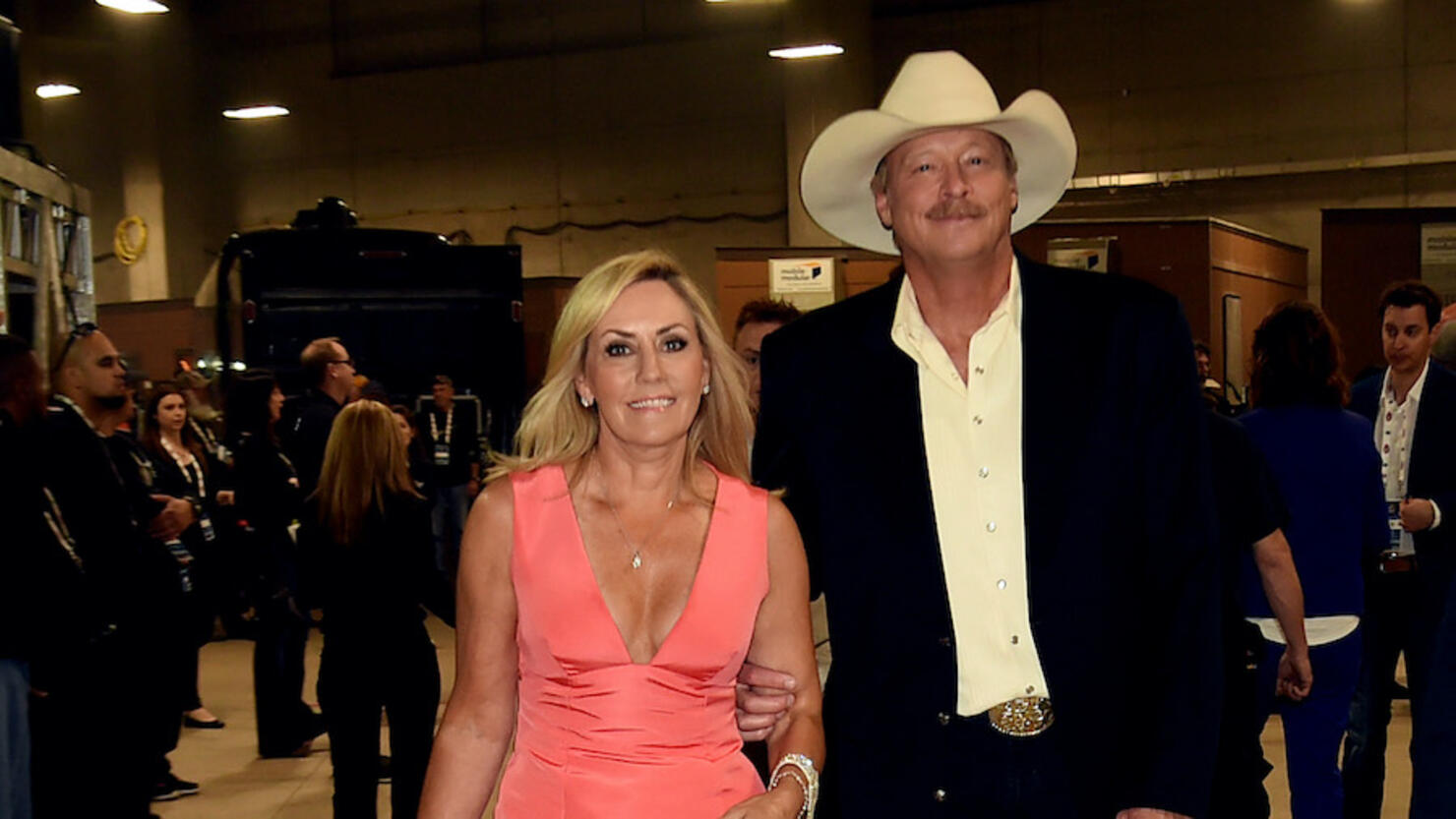 Alan Jackson Shares Adorable Throwback Photos In Honor of Wife, Denise's  Birthday - Country Now