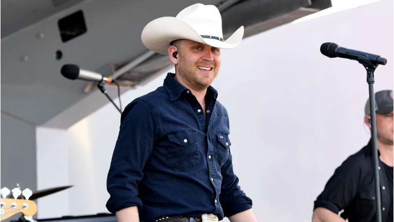 Justin Moore Introduces New Family Puppy Named Fancy