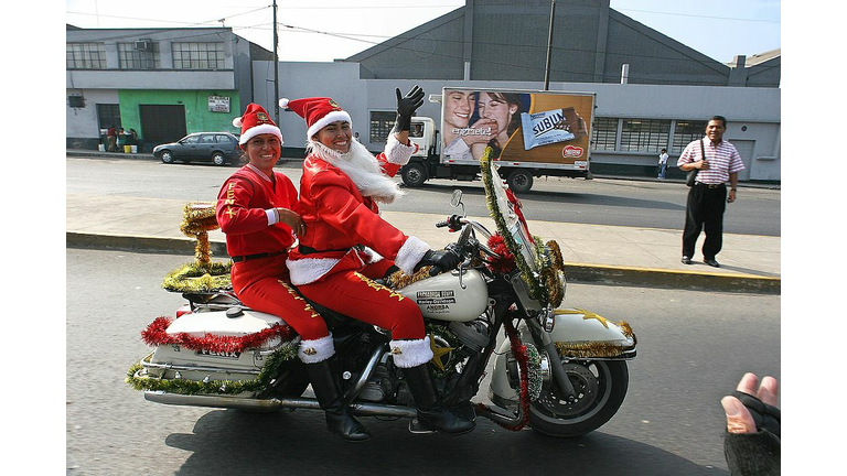 Peruvian traffic policewomen from the Ph
