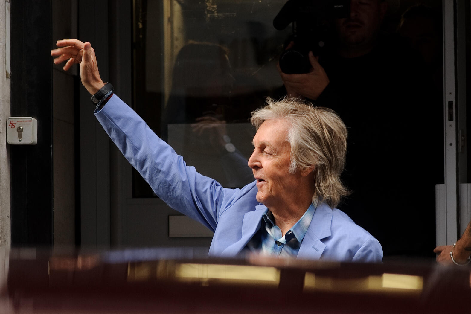 Paul McCartney Unveils New Album, Says He's Plans To Live To 100 iHeart