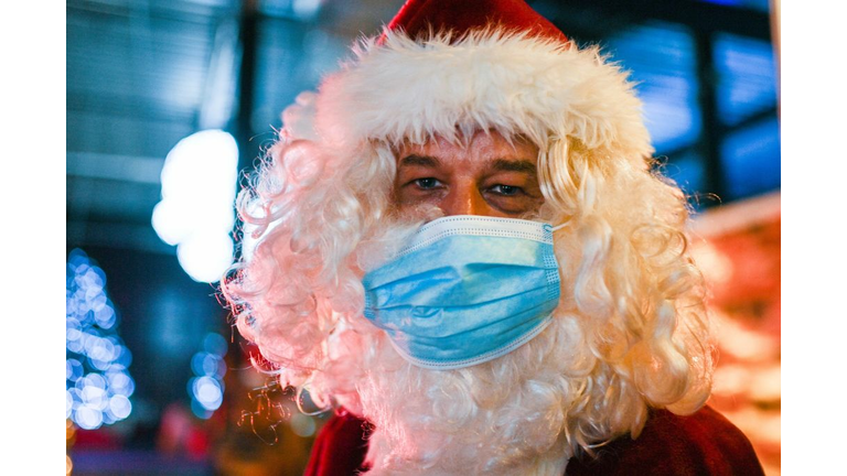 GERMANY-CHRISTMAS-HEALTH-VIRUS