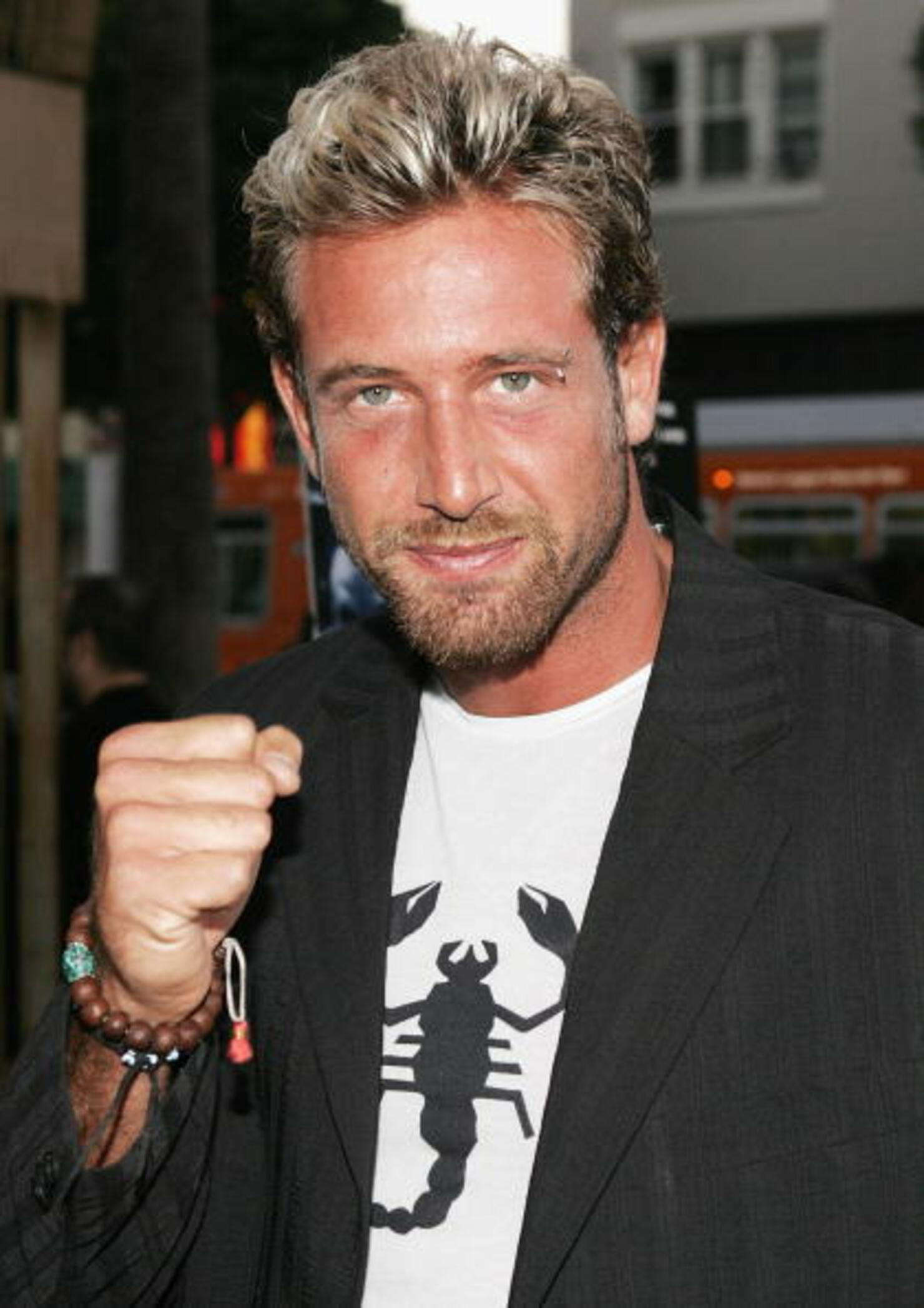 Gabriel Soto aceptó que ese en el video sexual sí es él pero... | iHeart