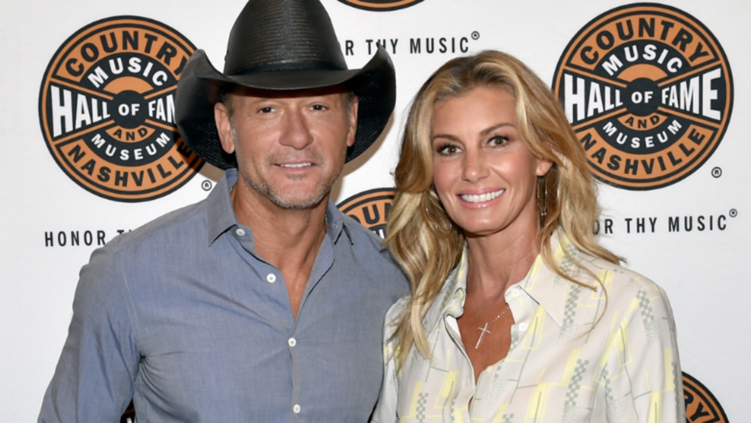 Tim McGraw And His Family Dress Up For 'Game Of Thrones' Theme Dinner