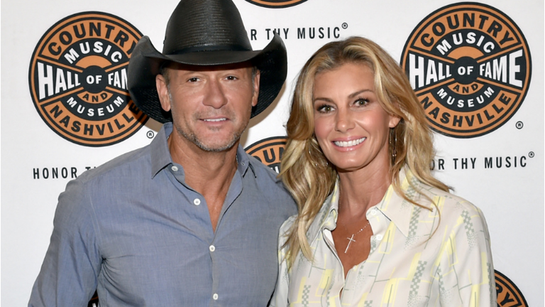 Tim McGraw And His Family Dress Up For 'Game Of Thrones' Theme Dinner