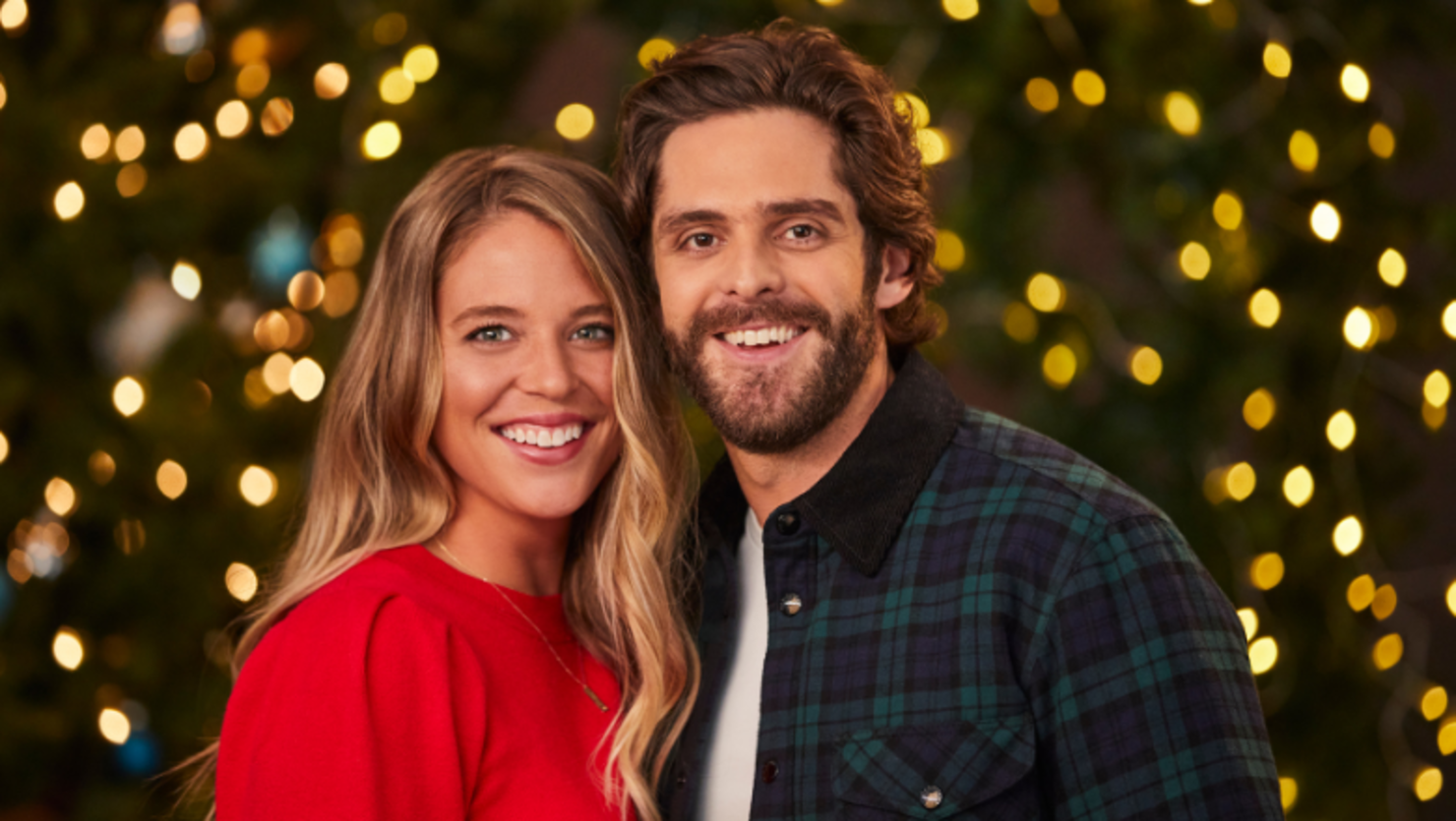 Thomas Rhett And His Wife Lauren Go All Out For Christmas