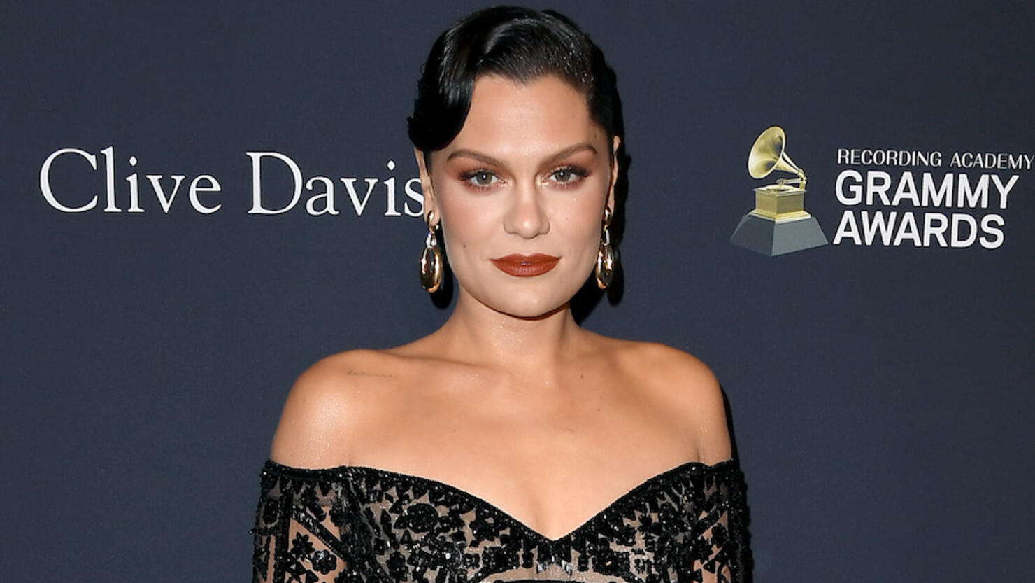 Jessie J Hospitalized After Waking Up Unable To Hear Or Walk Iheart