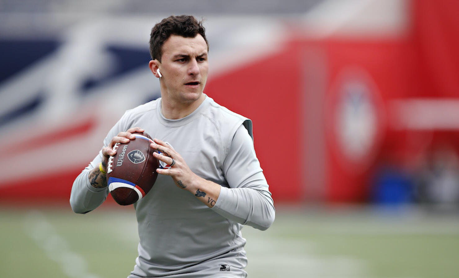 Johnny Manziel Could Be Playing Football Again Very Soon, Is in Talks About  Resuming His Career