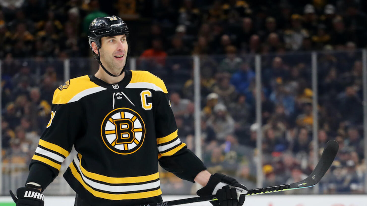 Zdeno Chara signs with Islanders in NHL free agency
