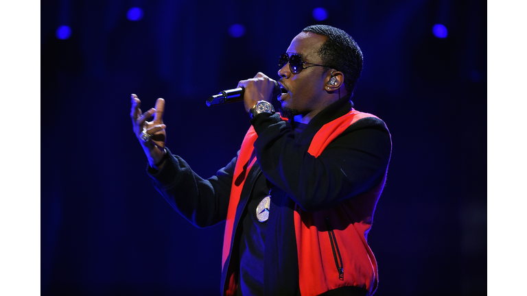2015 iHeartRadio Music Festival - Night 2 - Show