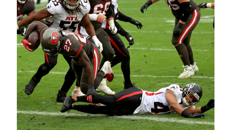 Ronald Jones scores a touchdown in the third quarter against the Atlanta Falcons at Raymond James Stadium on Sunday