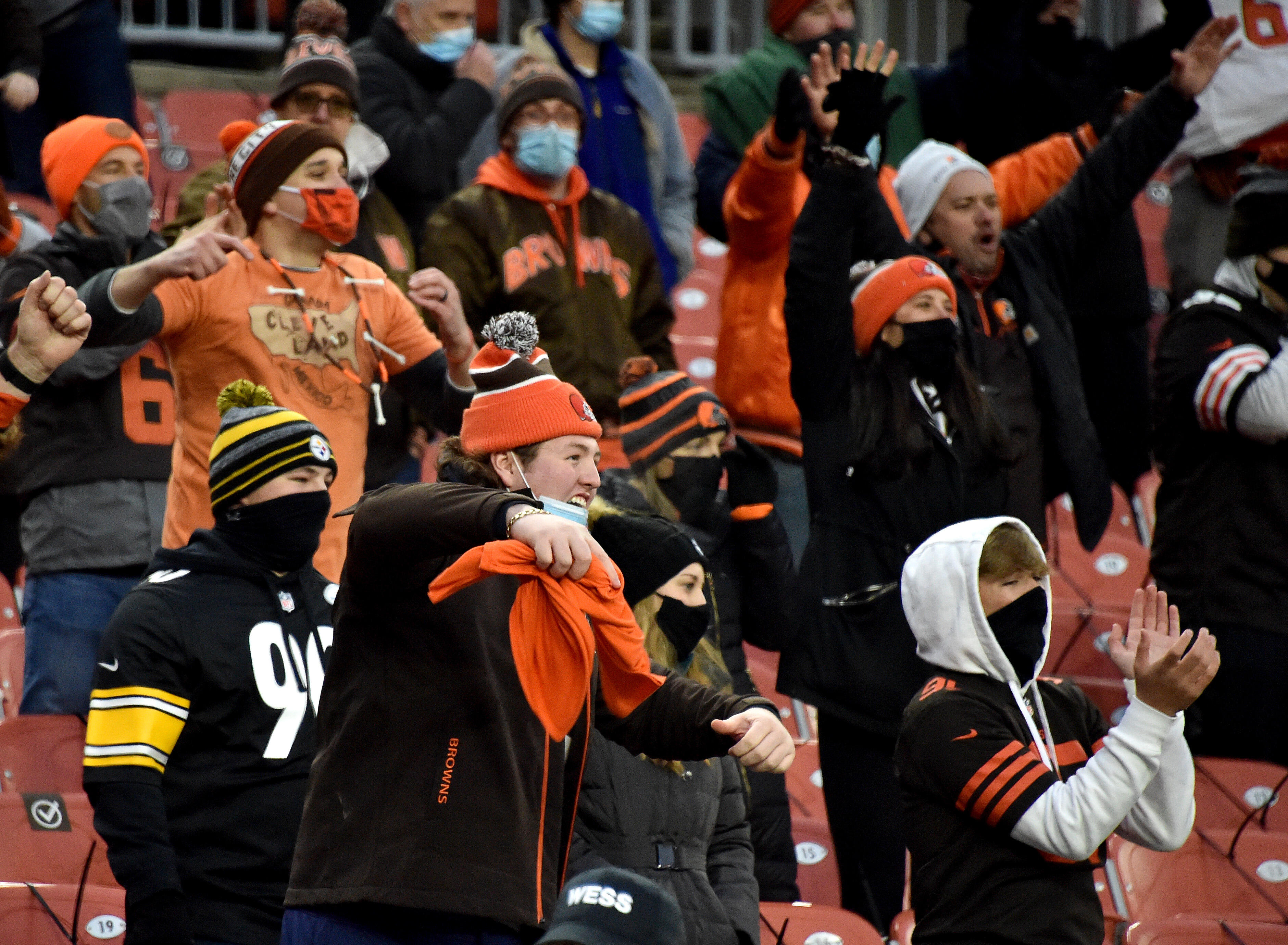 Steelers will not have fans at Heinz Field for playoff game against Browns