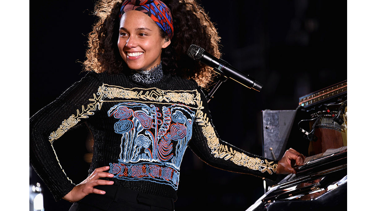 Alicia Keys Celebrates Upcoming New Album "HERE" With Special Show in Times Square