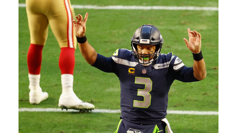 Good Guy Russell Wilson Calls Late Game Audible To Secure Teammate David  Moore Six-Figure Incentive Bonus - BroBible