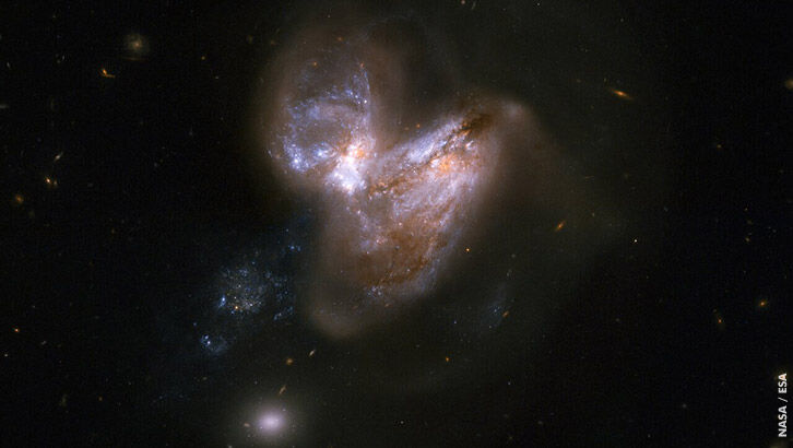 Hubble Captures Colliding Galaxies