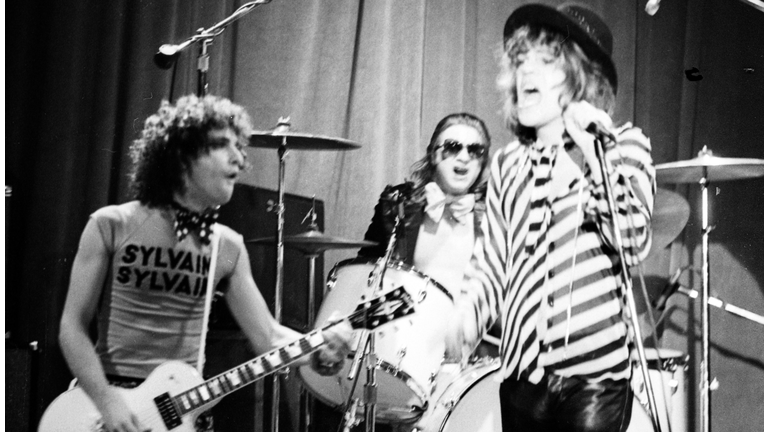 New York Dolls Performing