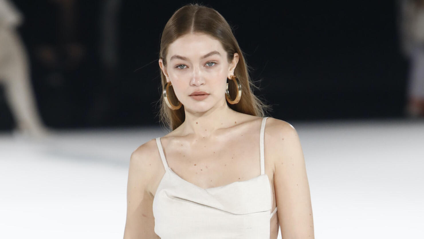 Gigi Hadid learned she was pregnant right before a runway show