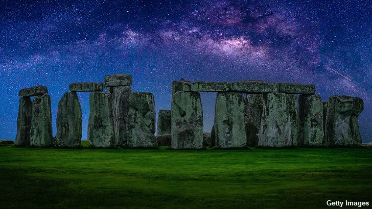 Cops in England Bust Group Making Late-Night Visit to Stonehenge