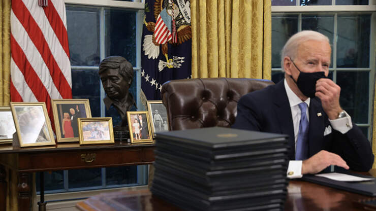 Biden Decorates Oval Offices w/ Statue of Socialist Who