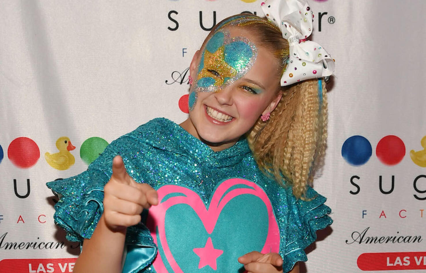 JoJo Siwa Talks Coming Out In Emotional Video 'I've Never Been This