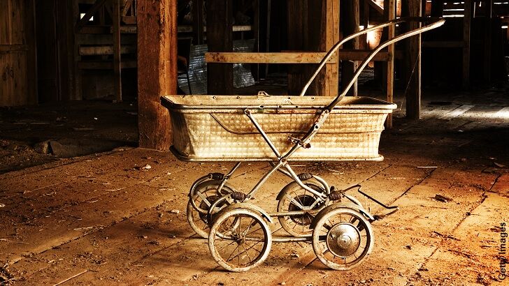 Mississippi Family Plagued by 'Haunted' Baby Carriage 