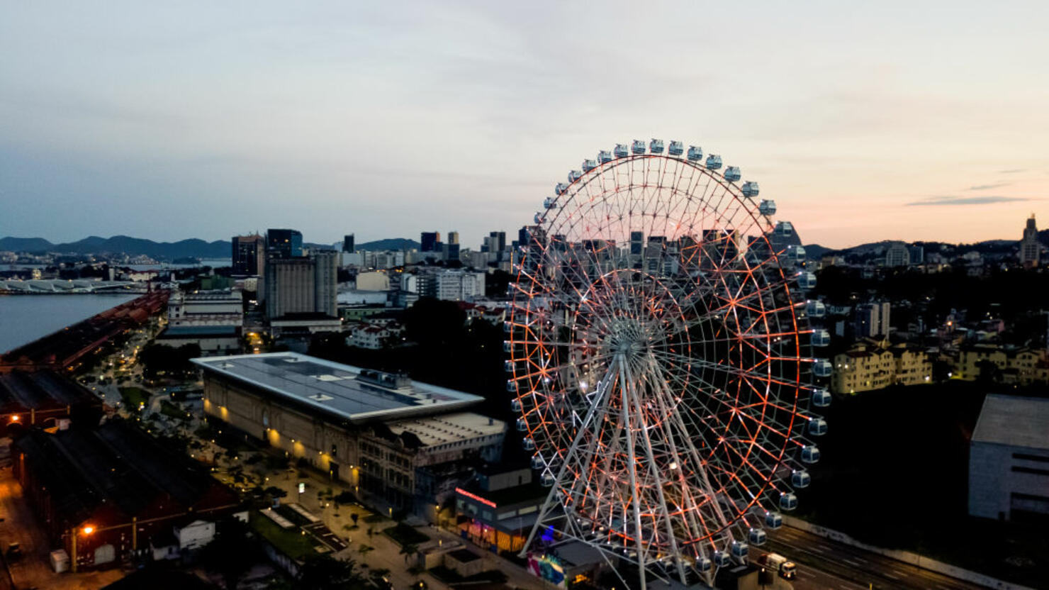 A Couple Accused Of Joining The Mile-High Club On Ferris Wheel! Read Here.  | iHeart