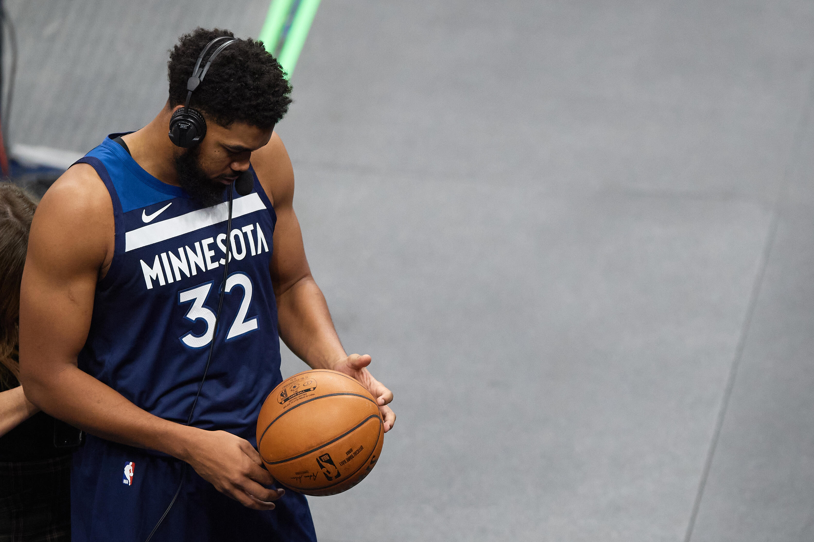 KarlAnthony Towns Reveals He Was Hit By Drunk Driver This Offseason(00)