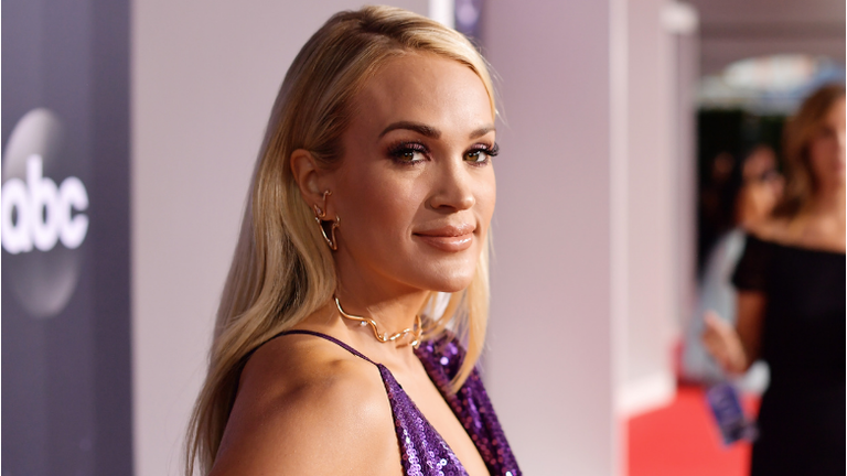 Carrie Underwood Reveals Neck Injury That Forced Her To Stop Daily Workouts