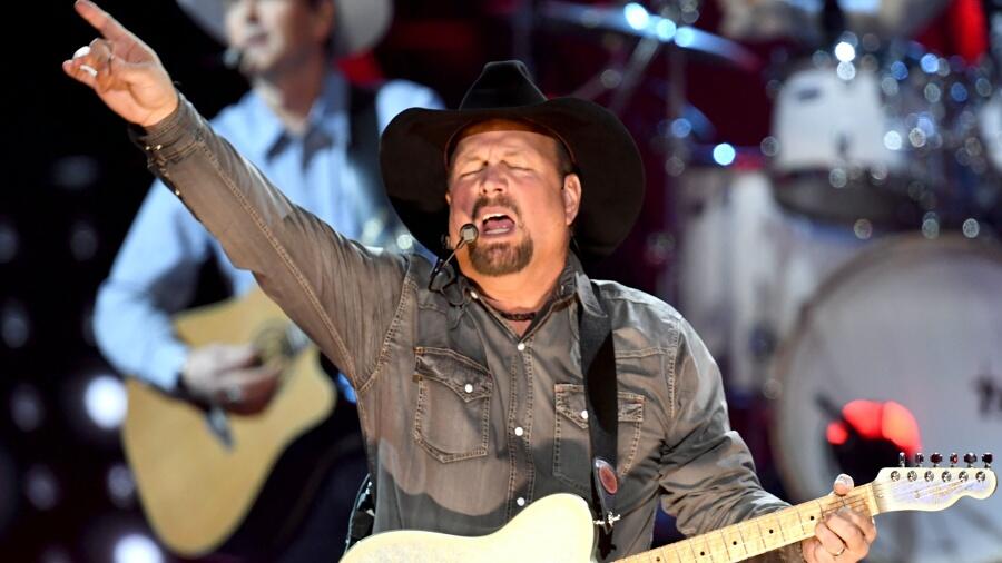 Garth Brooks Once Again Rescheduled Upcoming Concert At Allegiant ...