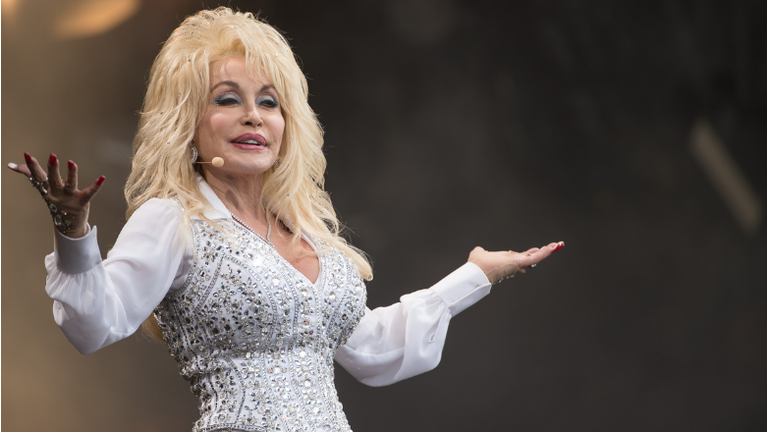 Dolly Parton Recreates '9 to 5' For New Super Bowl Ad