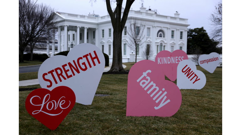 White House North Lawn Decorated With Valentines Day Messages Of Hope And Unity