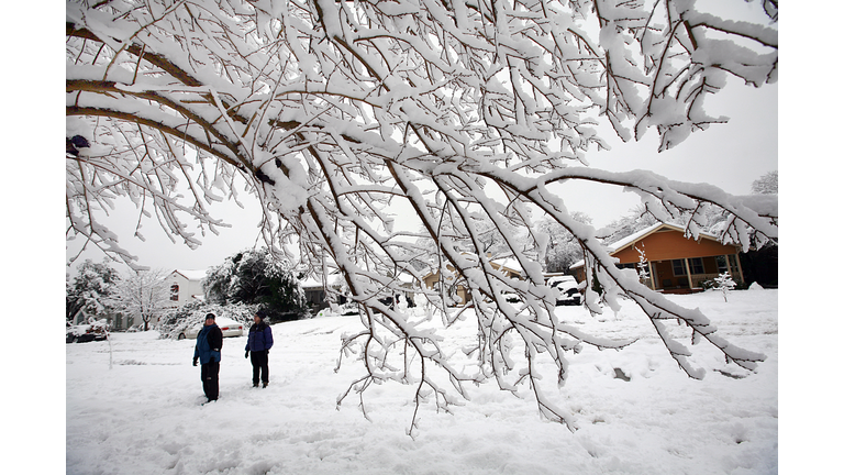 Dallas Area Recovers From Rare Snow Storm That Closed Schools And Businesses